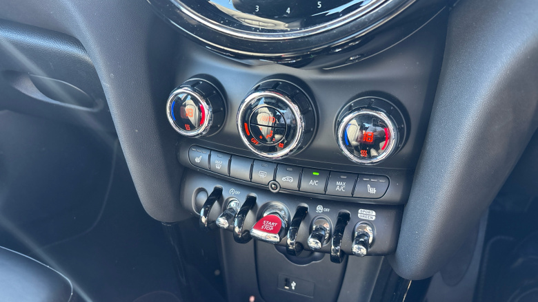 MINI Hatchback 1.5 Cooper Exclusive Premium 3dr Auto Petrol Hatchback